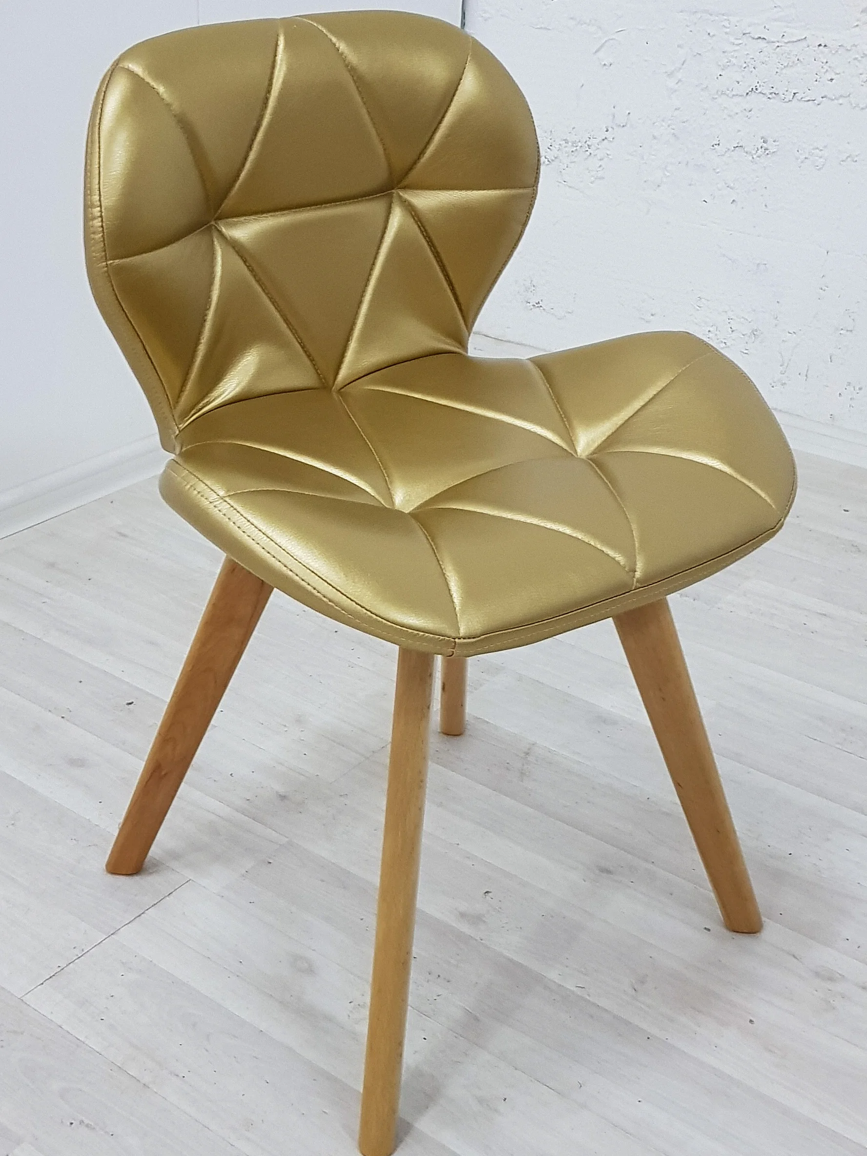 Стул на деревянных ножках стул для дома и офиса маникюра салона красоты. Ножки из