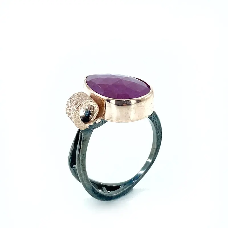 

Ручное производство специальный дизайн капля натуральный рубин серебряное кольцо с драгоценными камнями