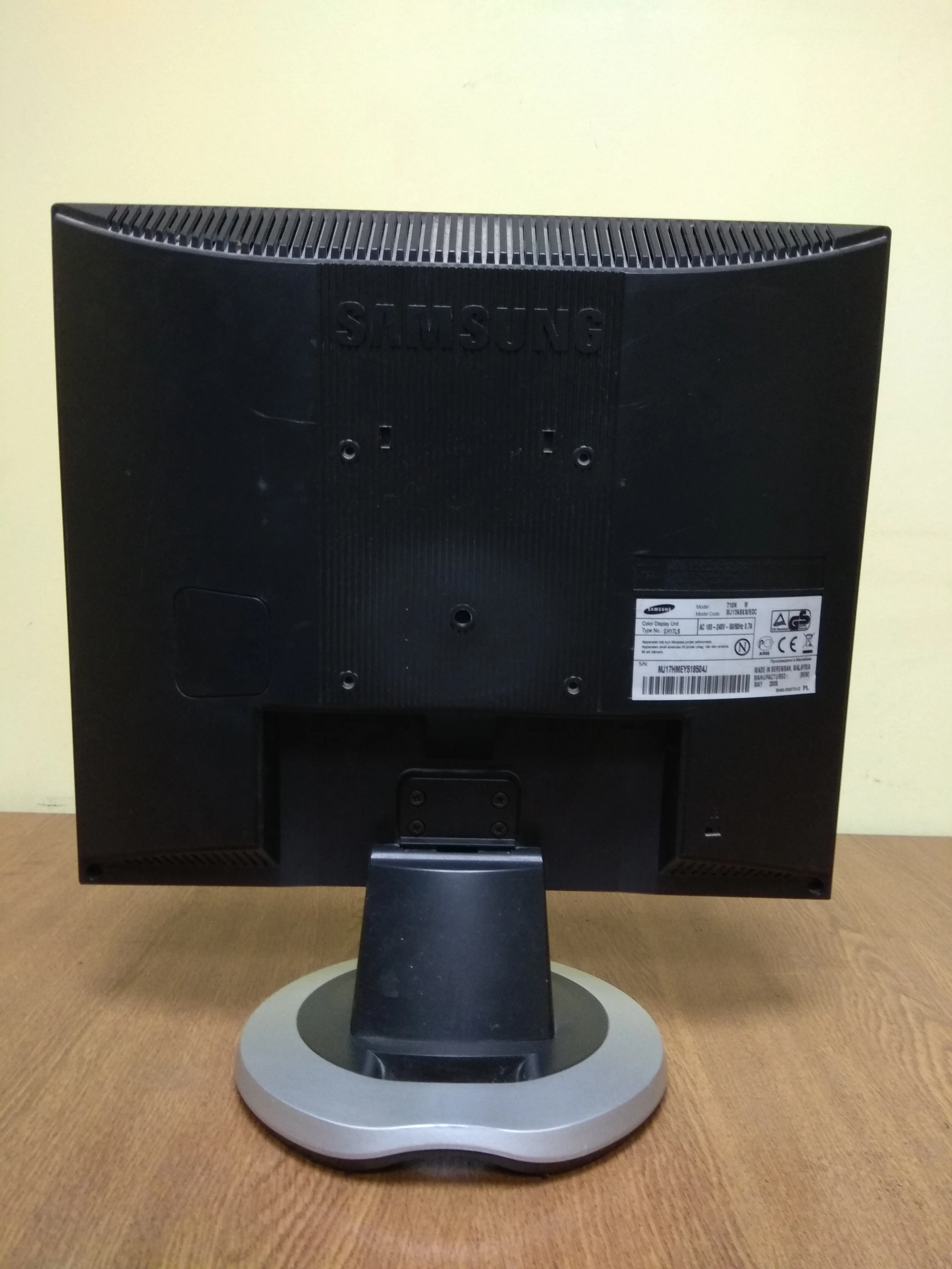 17&quot ЖК монитор (LCD 1280x1024) Б/У | Компьютеры и офис