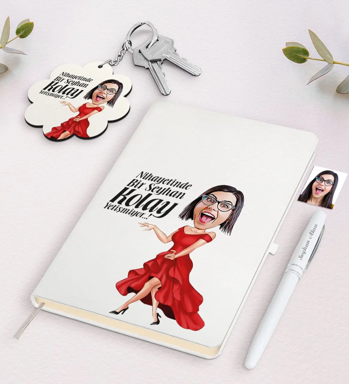 

Personalized Women 'S Easy Grow Caricature Of White Notebook pen And Keychain Gift Seti-1 Reliable Quality Gift moment