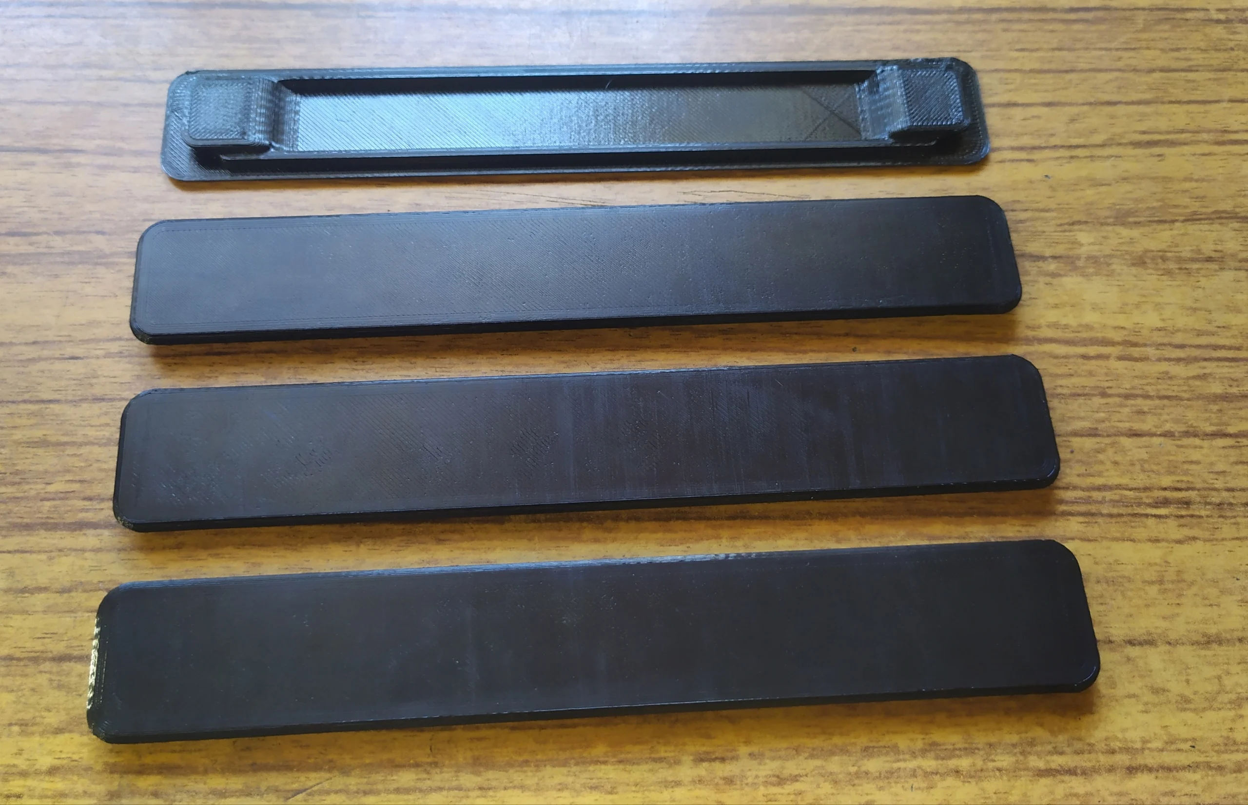 Заглушка молдинга. Заглушки на крышу форд фокус 2. Заглушка на молдинге w204. Заглушка молдинга. Заглушка молдинга крыши hyundai 87233m0000.