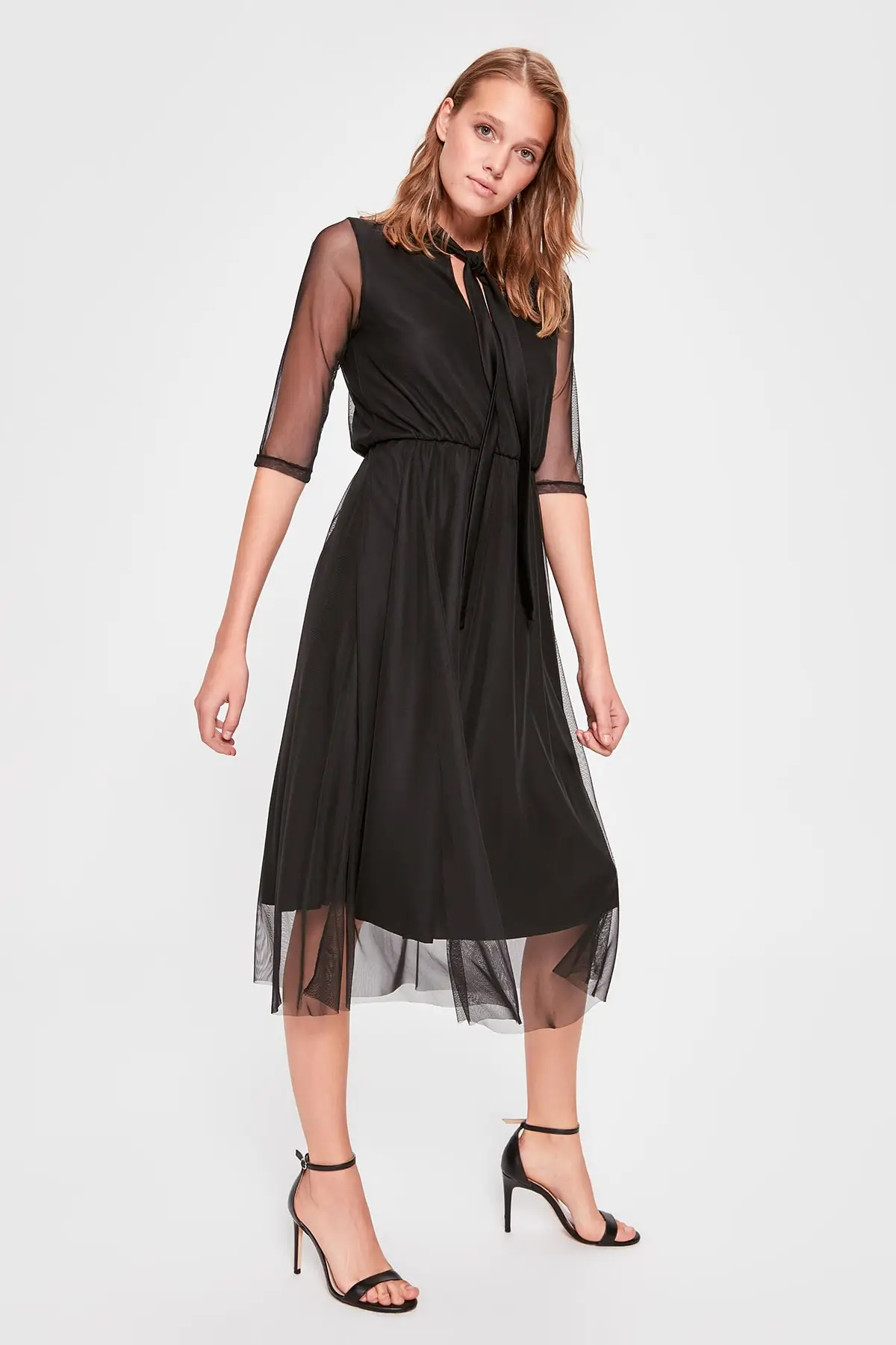 Trendyol черное трикотажное платье со шнуровкой TWOAW20EL1200