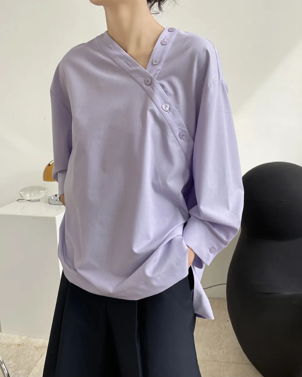 

spring woman long sleeves with buttons