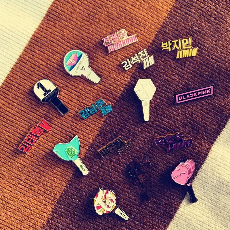 Metal Brooches Pin Bangtan Boys Broche Male SEVENTEEN TWICE GOT7 Lapel Pin BLACKPINK JIMIN JUNG KOOK V SUGA RM EXO Brooch YH368