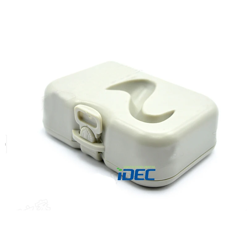 1 шт. чехол для хранения зубов с зеркалом и щеткой |