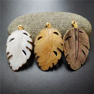 FUWO Big Size Leaves Shell Pendant With Gold Electroplate Multi Color Hand Carved  Seashell Jewelry Wholesale PD512 5 PCS/Lot