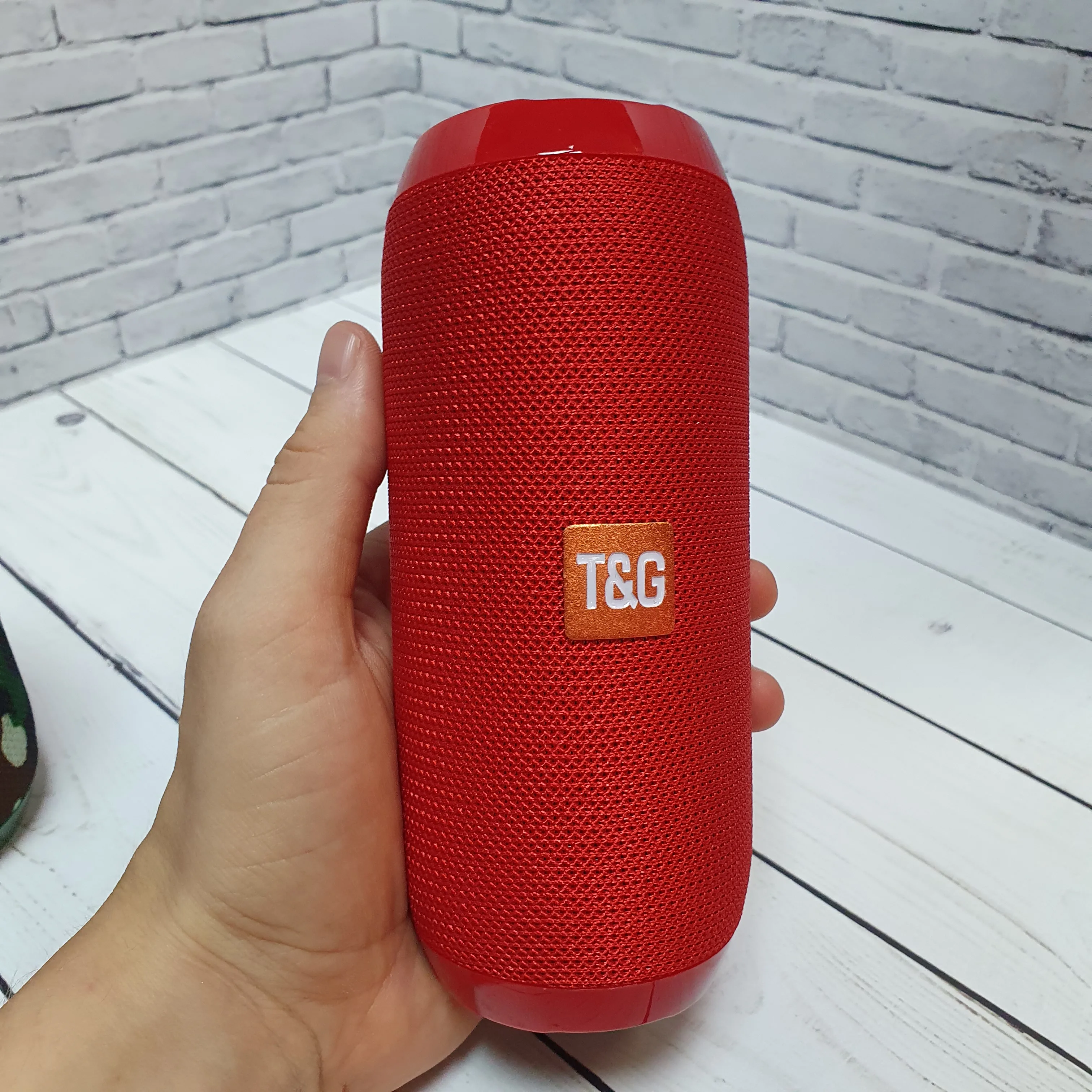 Портативная беспроводная колонка TG117 объемное звучание bluetooth aux fm-радио |