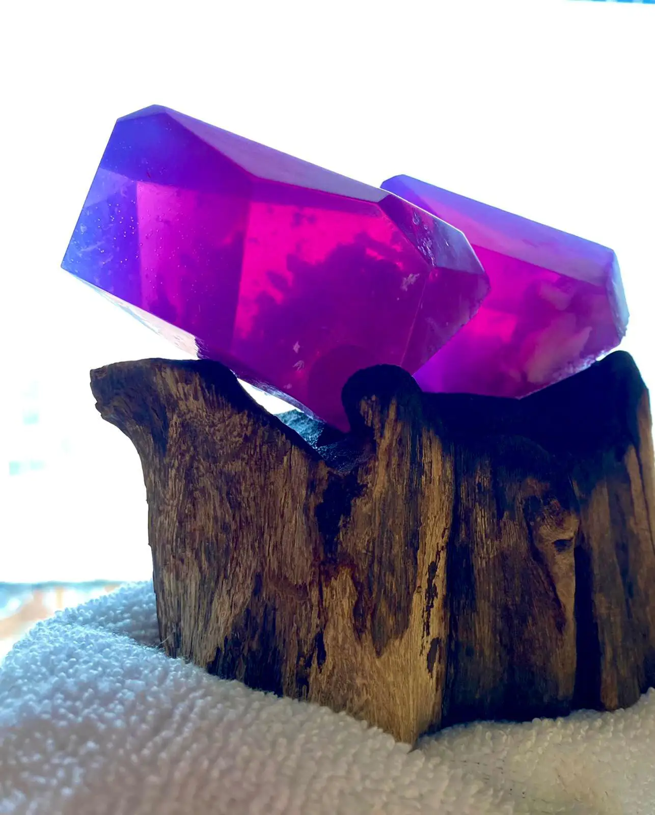 

Gem Series Amethyst Natural Stone Look Natural Transparent Soap