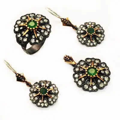 

Root Emerald and Zircon Stone Diamond Set Silver Set 186Hand Made Silver Jewellery Set