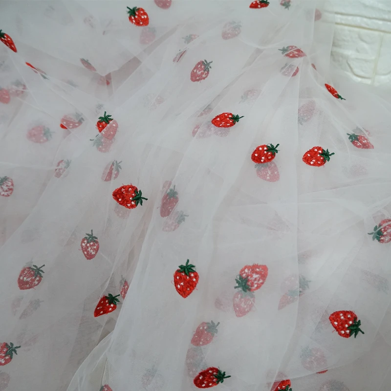 Tela de encaje con apliques de fresas pequeñas, tejido suave de malla rosa pálido para vestido de niño pequeño, vestido de niña de flores, vestido de tutú Puff de verano
