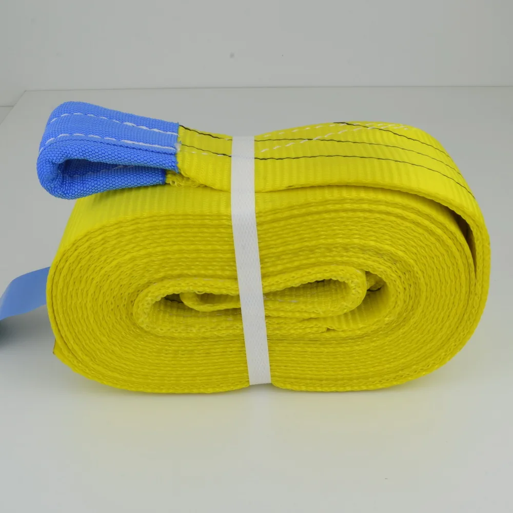 Towing tie belt ROMEK. Maximal towing capacity 10500 daN. 1 layer. Length 8 m. Width 90 mm. High quality. Rust-free polyester. For passenger cars.