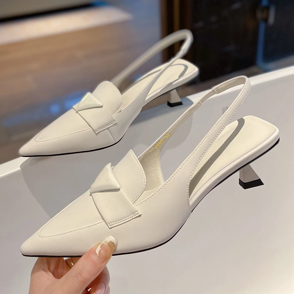 Женские сандалии с острым носком на низком каблуке размеры 39 по заводской цене 2022