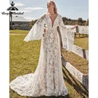 Элегантное богемное свадебное платье А-силуэта в стиле бохо с глубоким V-образным вырезом, кружевными длинными расклешенными рукавами, открытой спиной, robe de mariage Roycebridal