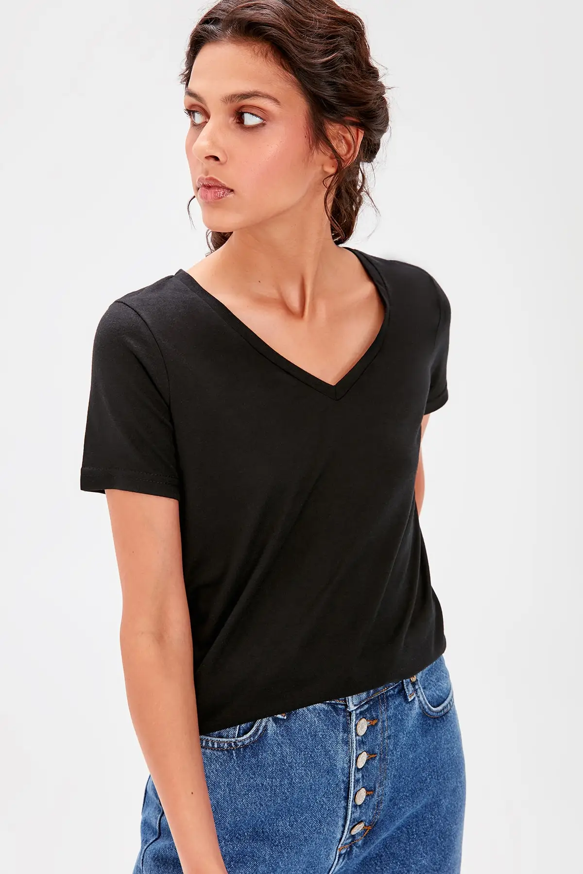 Черная трикотажная футболка с треугольным вырезом TWOSS19BO0063|Футболки| |