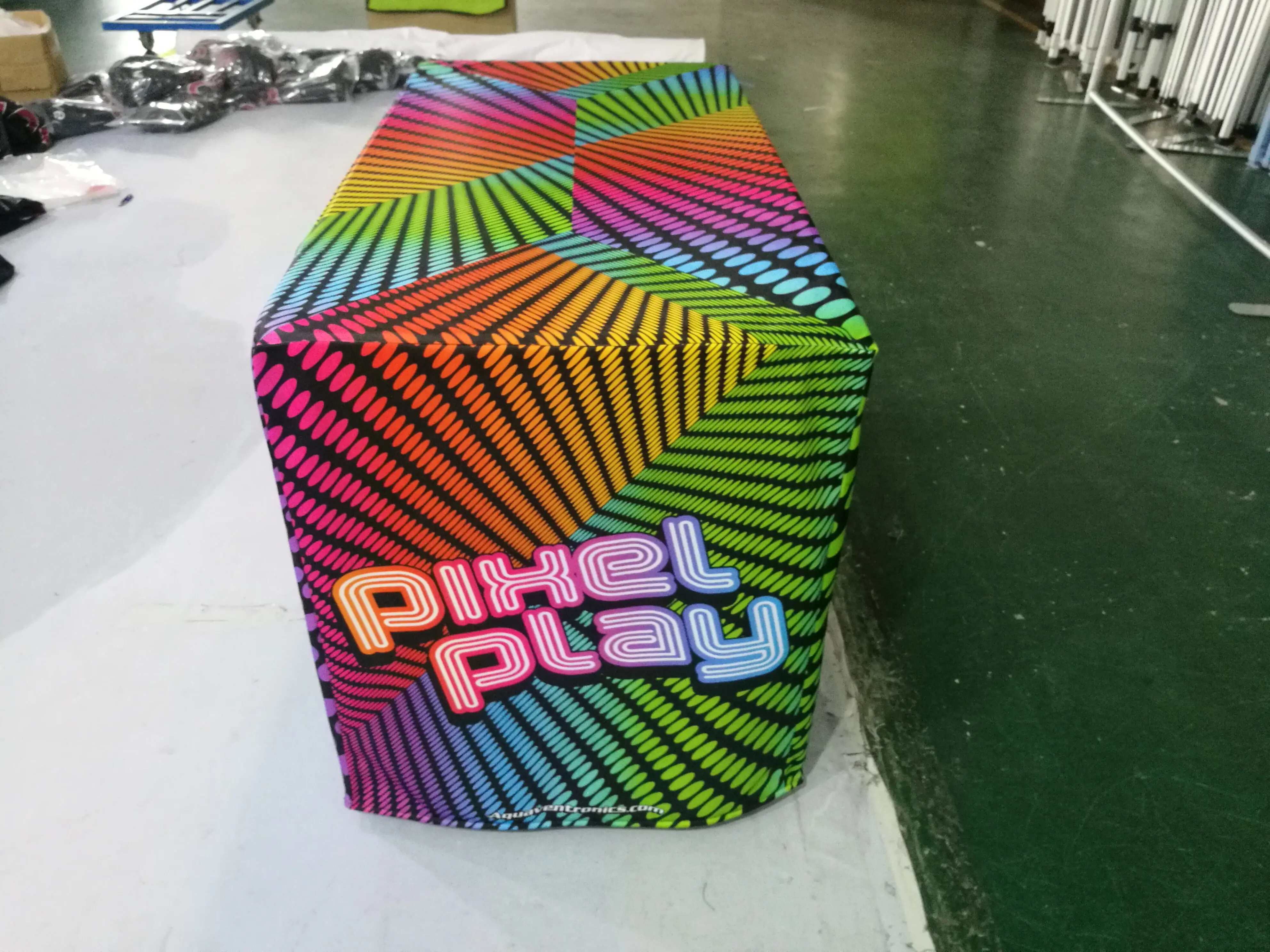 Пользовательская Торговая выставка приталенная юбка графический принт |