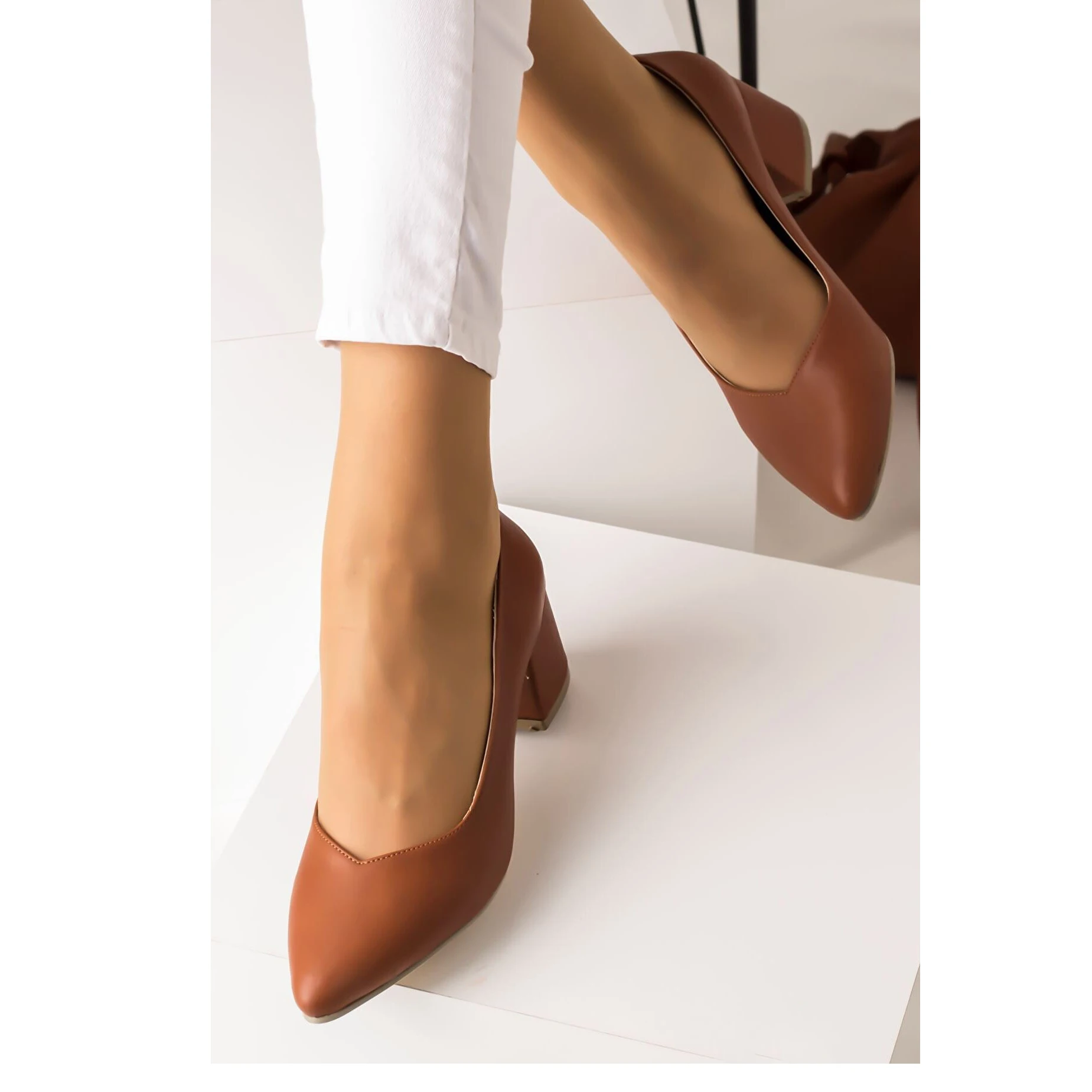 

Tan Low Thick Heeled Shoes Women Fashion Casual Female New Pointed Heels Slip-on Shoes Summer Ladies Pumps Faux Leather