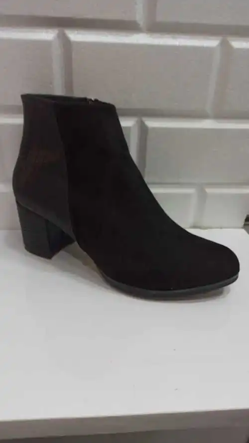 Ботинки на высоком каблуке из черной замши|Обувь без каблука| |