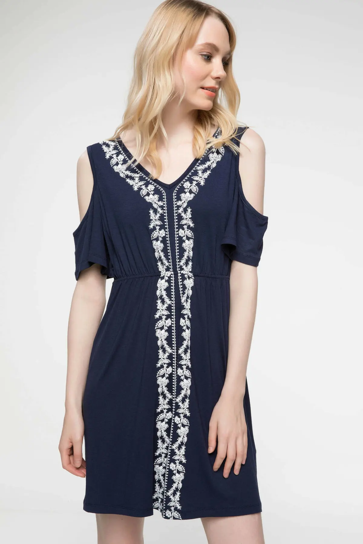 Женское трикотажное платье DeFacto Летнее мини в стиле бохо с v образным вырезом