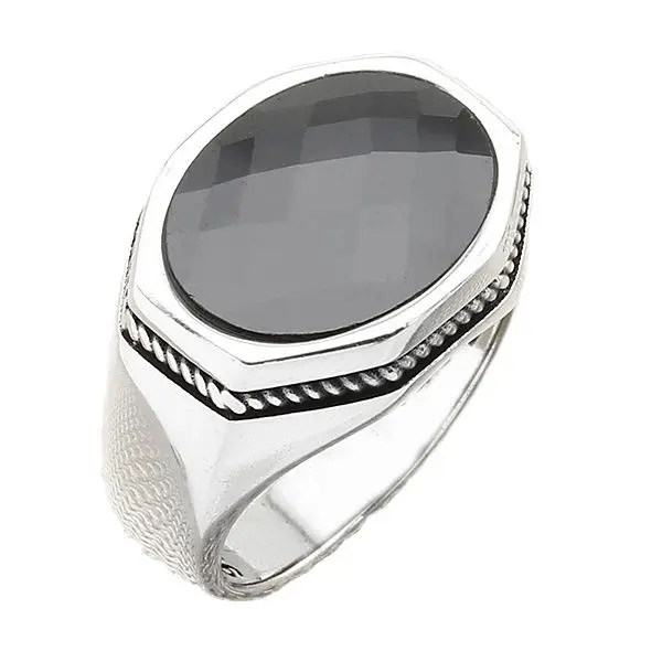 

Мужское кольцо из серебра 925 пробы с овальным черным Цирконом