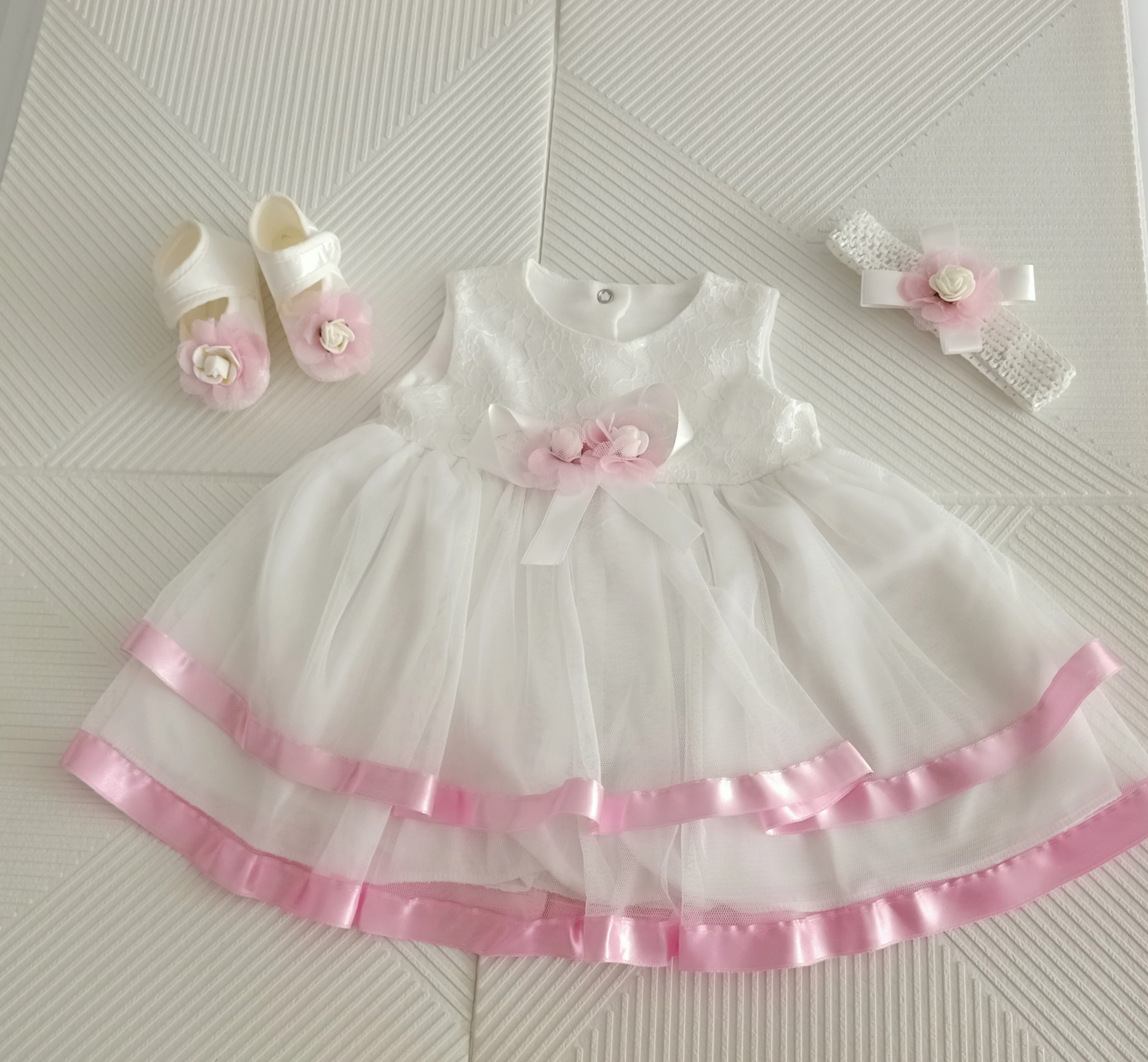 

Baby Girl Dress Floral Tulle Newborn Baby Clothing Set 3-piece Dress Bandana Shoes