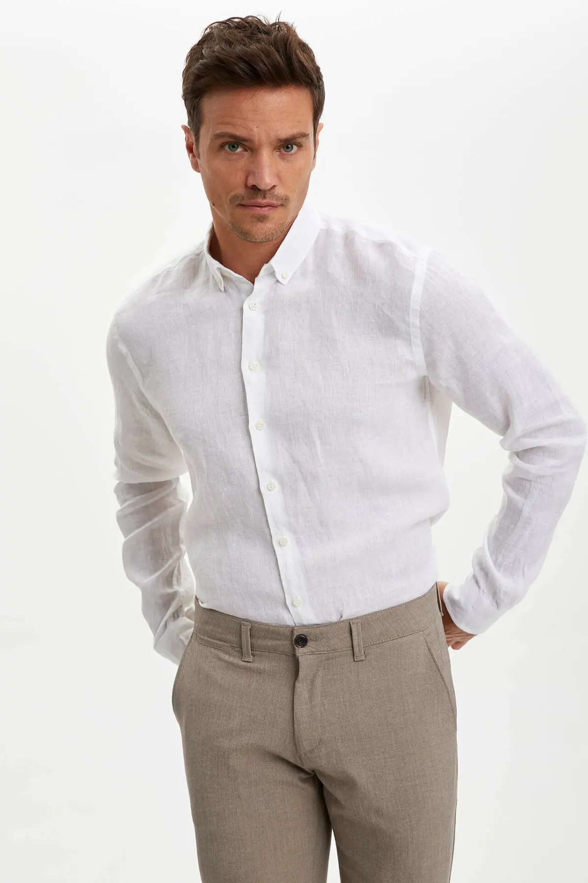 Мужская рубашка с длинным рукавом DeFacto белая Повседневная в стиле смарт кэжуал