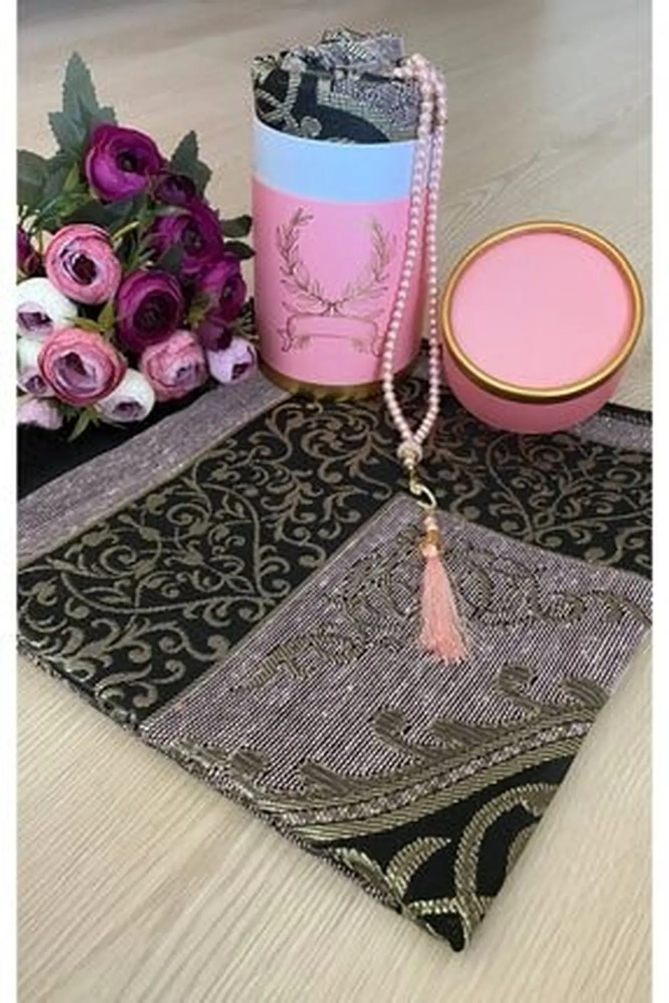 

Dowry Gift Boxed Prayer Rug Set Luxury Taffeta Prayer Rug Pearl Rosary