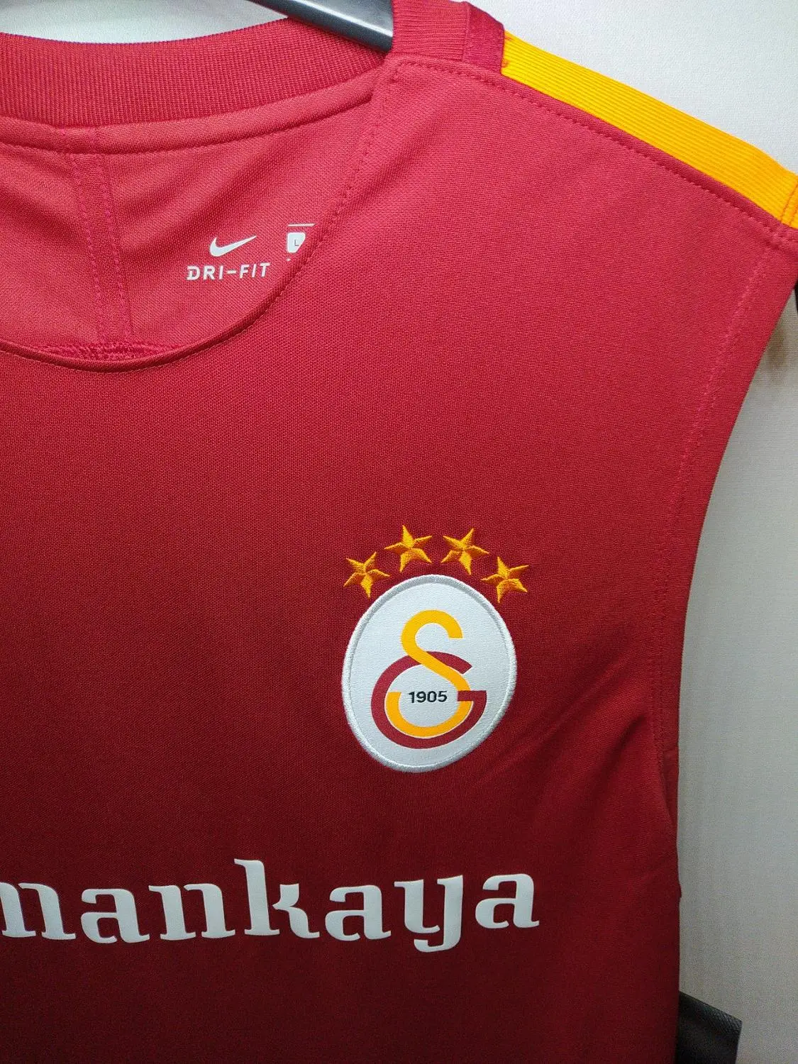 

GALATASARAY ORIGINAL PLAYERS' LICENSED TRAINING VEST, FOOTBALL MENS MAN FITNESS, FANS TURKEY ISTANBUL, ATHLETE, T-SHIRT