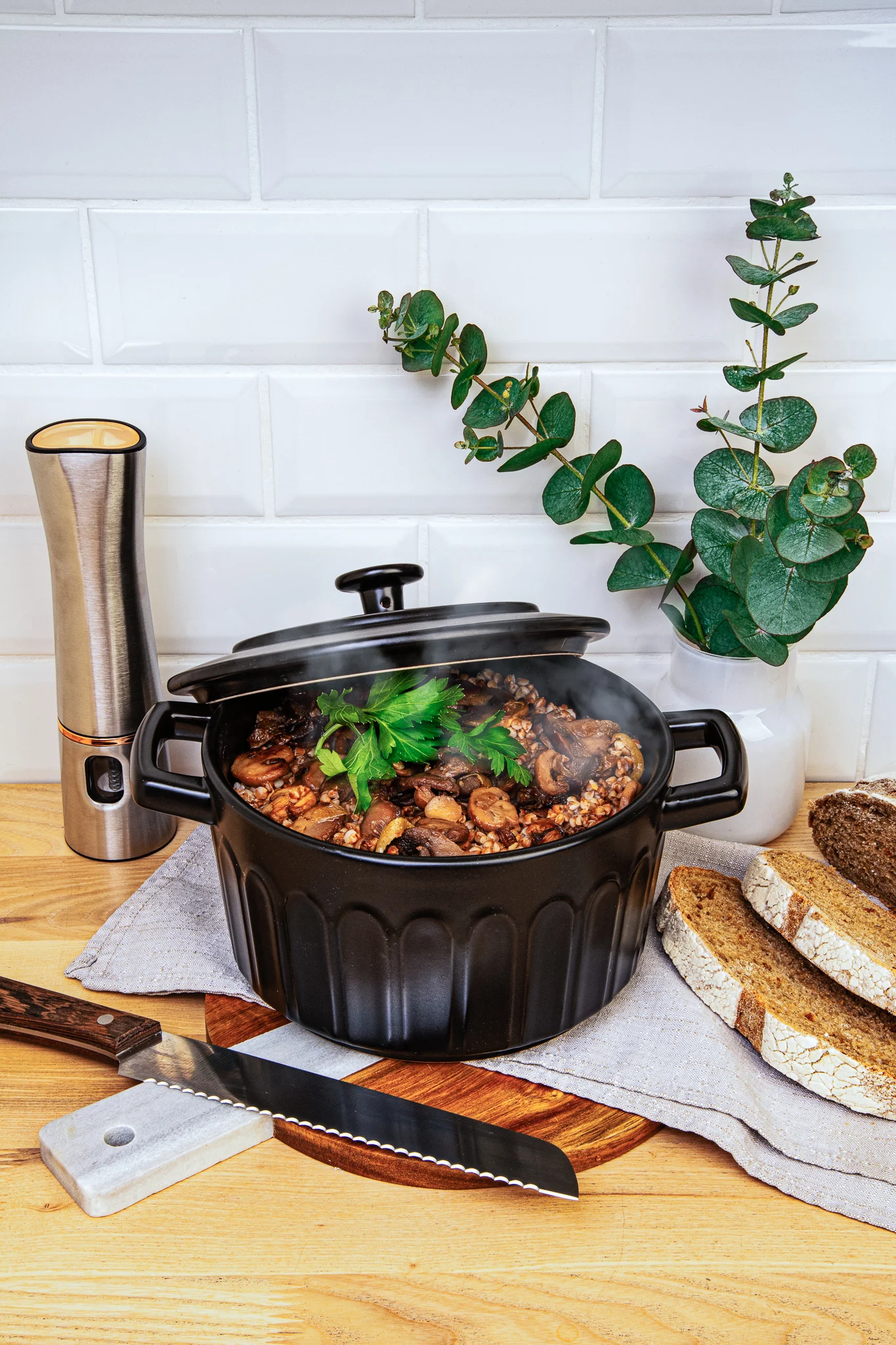 Casserole with lid HOME CHEF. 1900ml Pot saucepan Kitchen supplies Casseroles Ishinabes Cookware Dining Bar Garden Utensils for Pots Pan Tableware