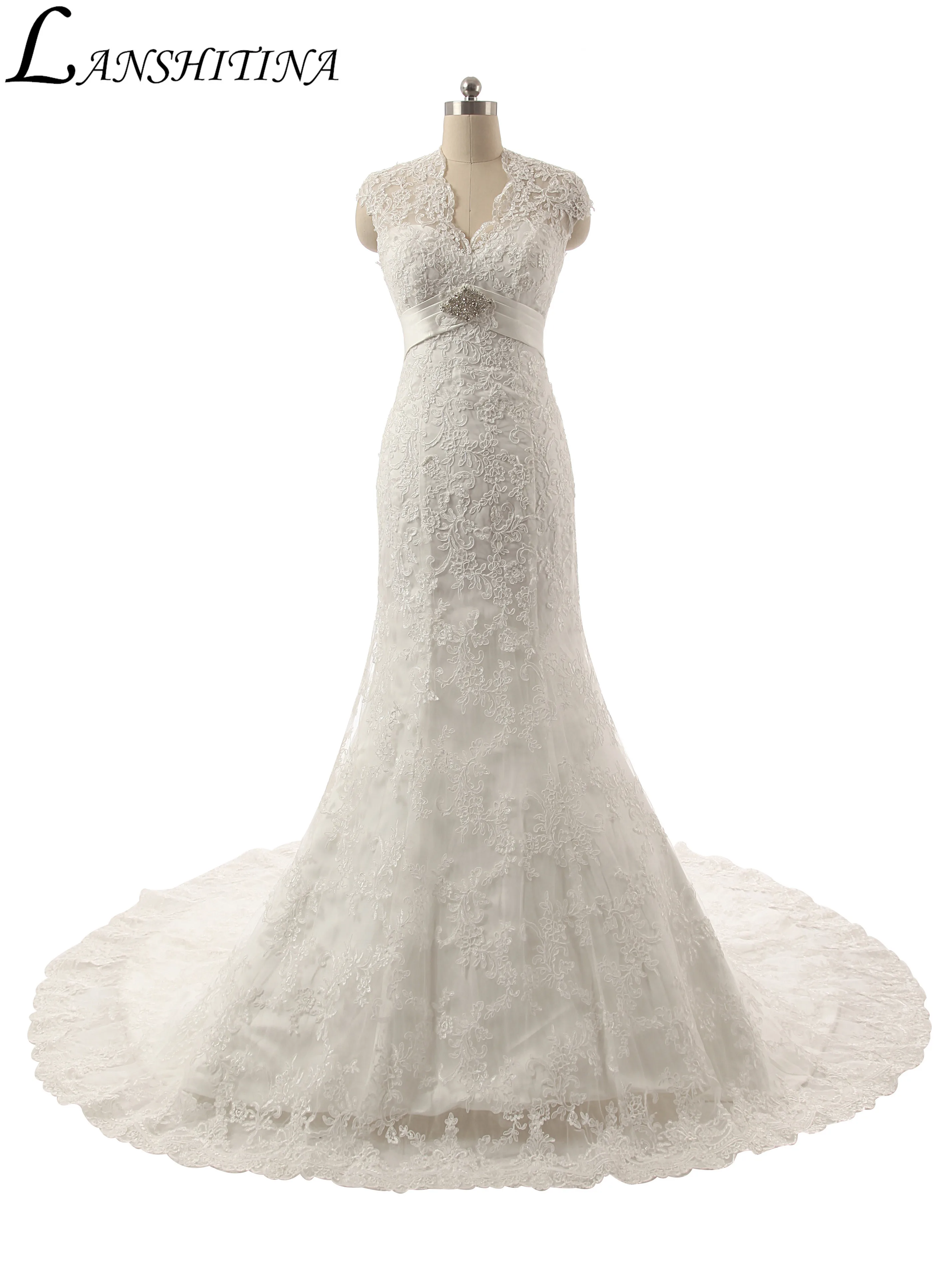 

Trumpet/Mermaid V-Neck Court Train Lace Weeding Dress with Beading