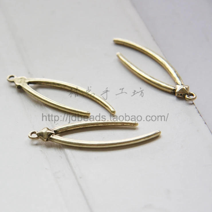 2 шт. окисленные тонированные очаровательные ветки на основе цинка 43x13 мм