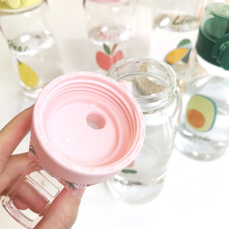 Бутылка с трубочкой авокадо. Стеклянная бутылка |