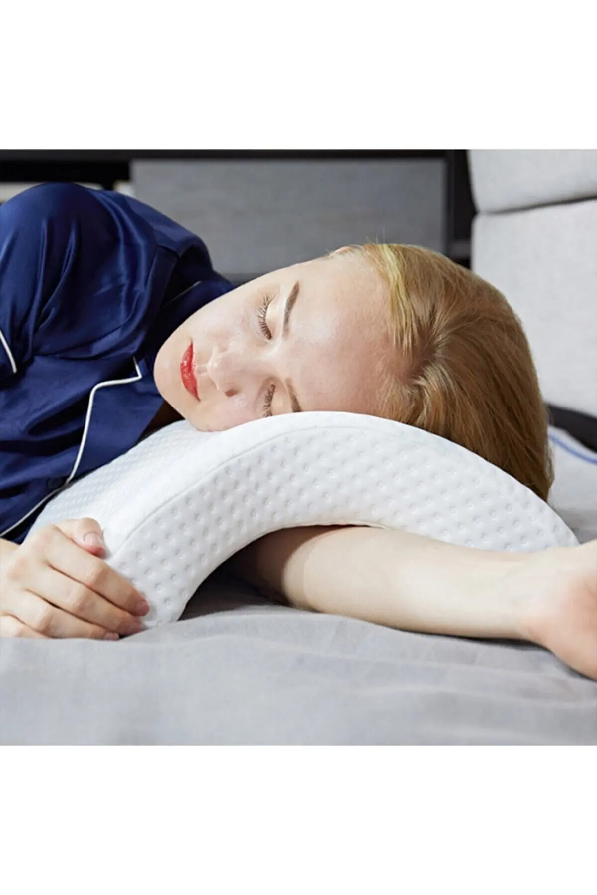 

Curved Neck Arm Leg Compatible Pillow Curved Orthopedic Pillow hand numbness and neck protection and dead arms double pillow