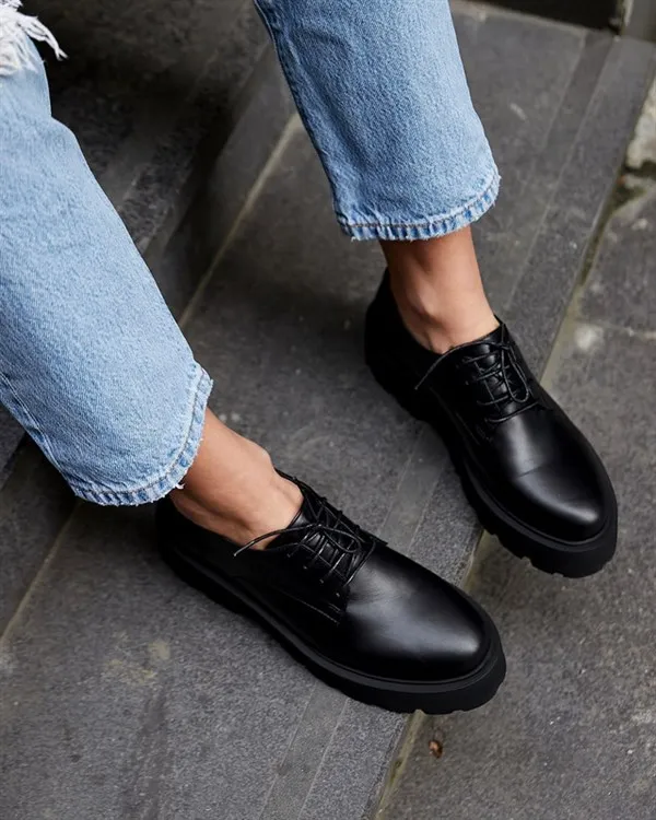 

WOMEN MONAT SHOES