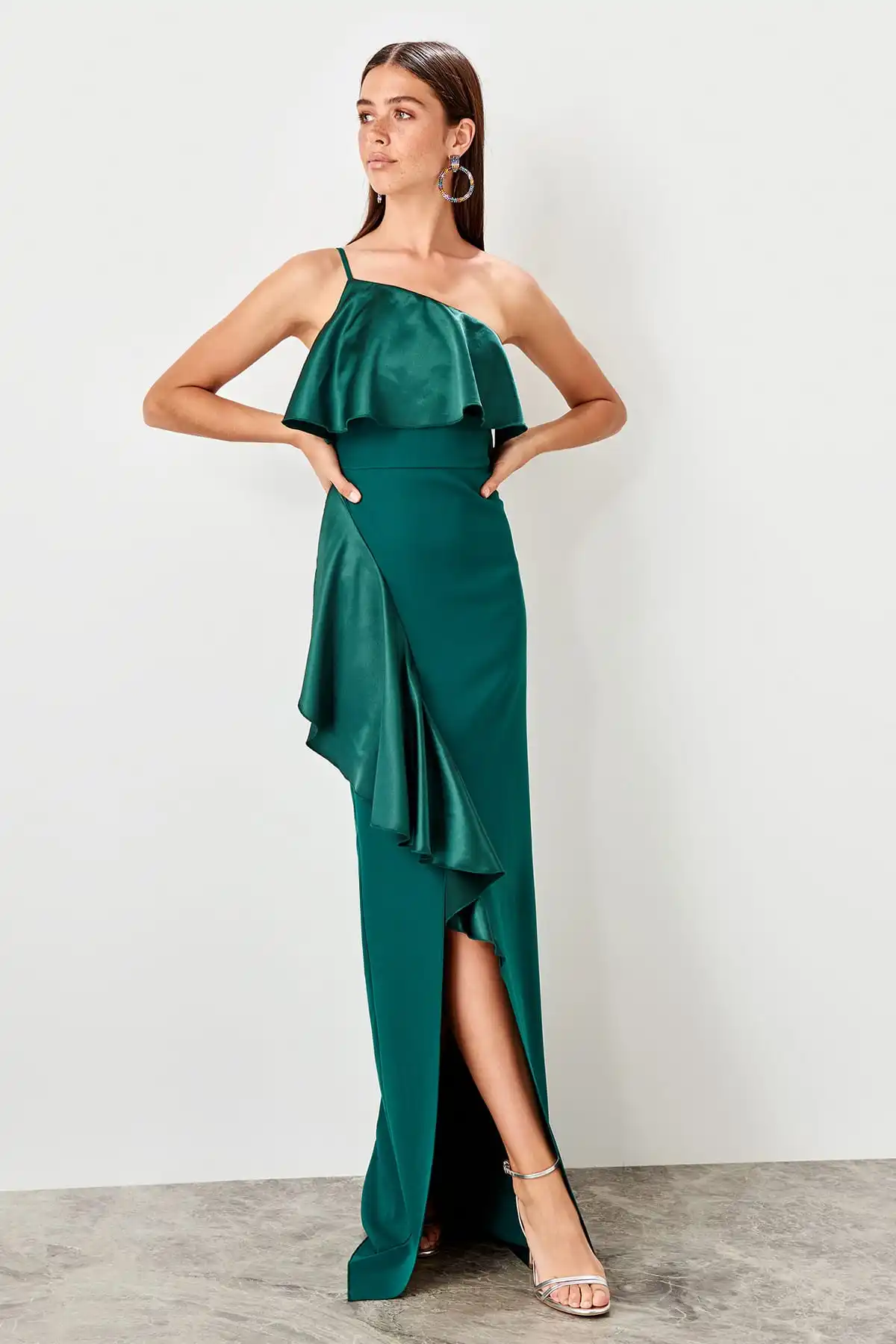 Trendyol маховик детальное вечернее платье TPRSS19UT0202 | Свадьбы и торжества