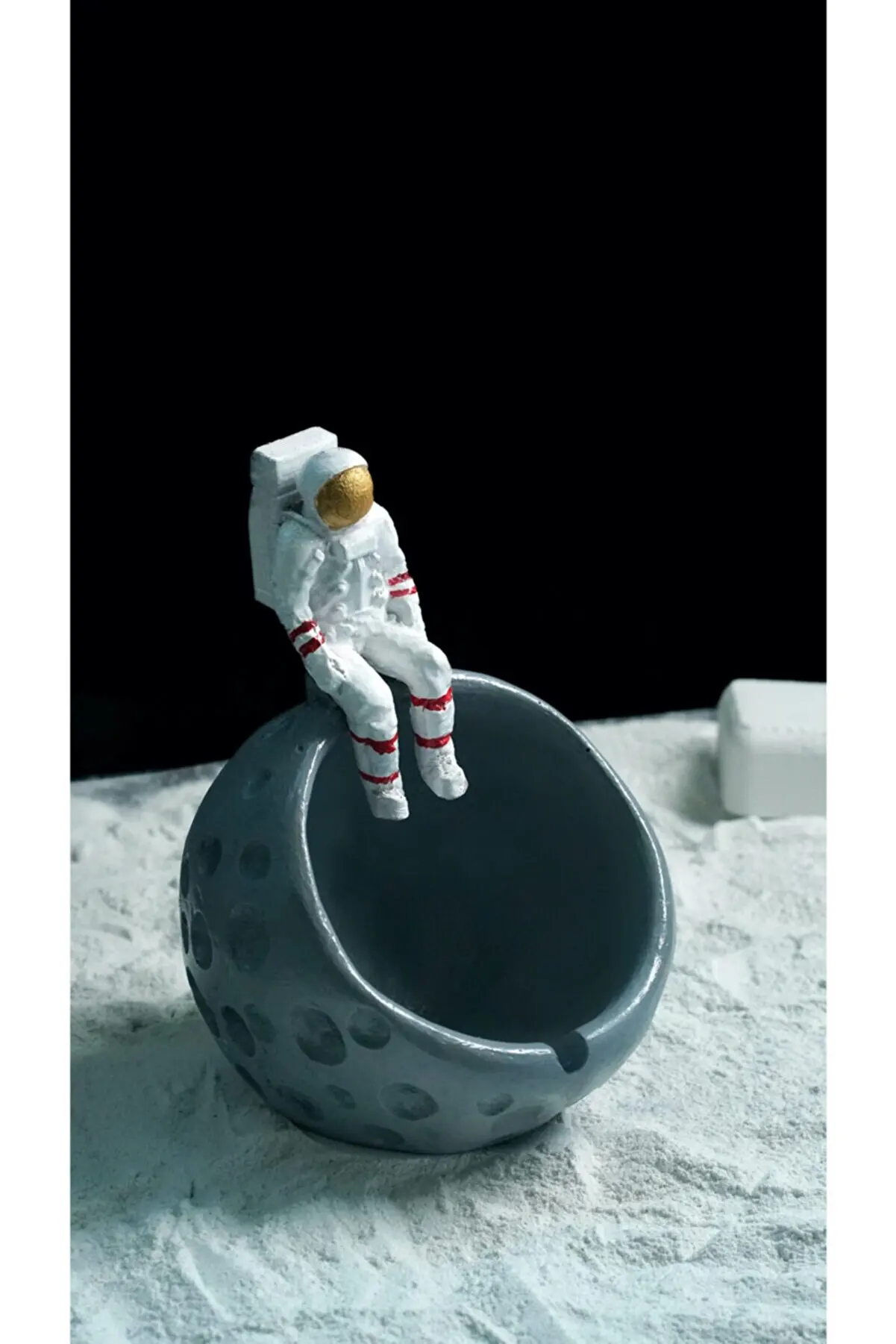 

Пепельница Mars