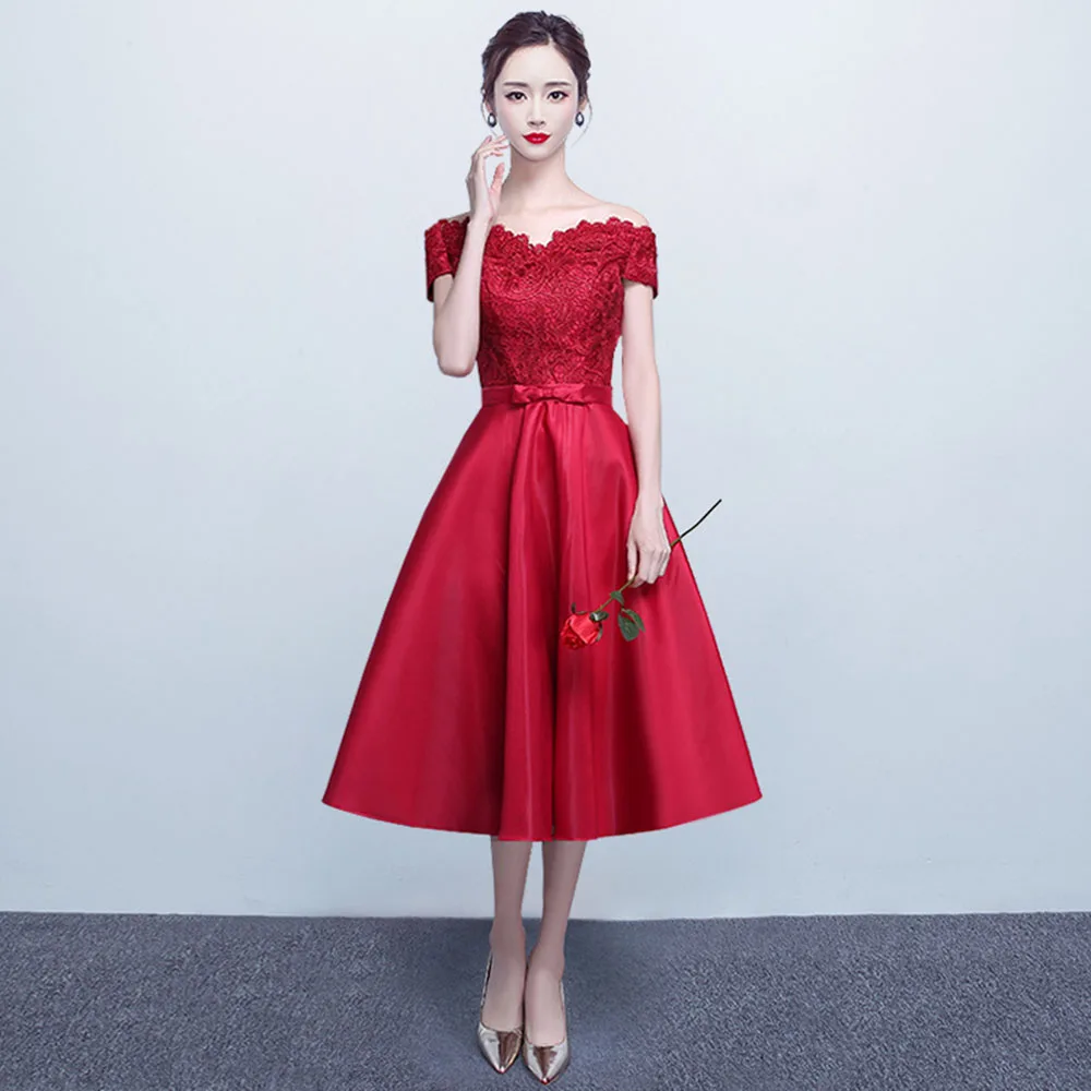 Серебряное платье подружки невесты с открытыми плечами Короткое мини для