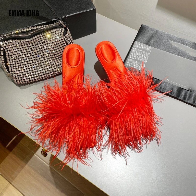 

2022 Brand Women Ostrich Fur Slippers Designer Furry Slipper Girls Black/red Flat Sandals Beautiful Outdoor Beach Slipper Big Si