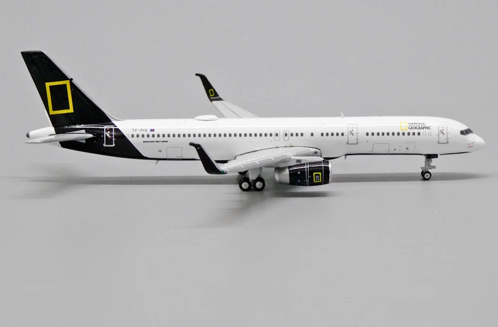 Модель самолета Boeing 757-200 &quotNational Geographic&quot Icelandair |