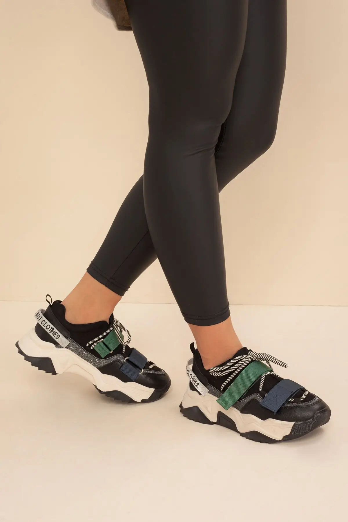 

WOMEN THICK BOTTOM SNEAKER BLACK new season sneaker stylish design women's fashion