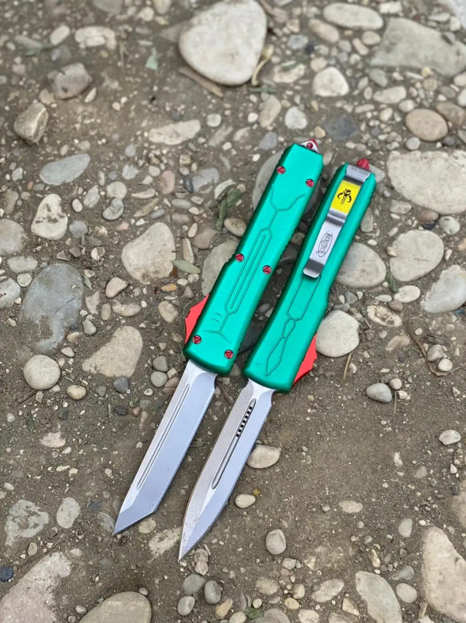 Нож Microtech фронтально выкидной из стали D2 | Инструменты