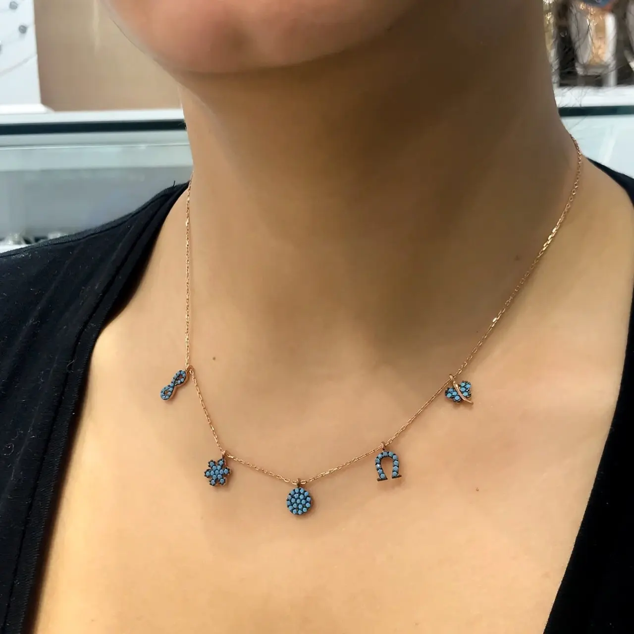 Крошечные фигурные бирюзовые камни розовое золото серебро ожерелье на удачу |