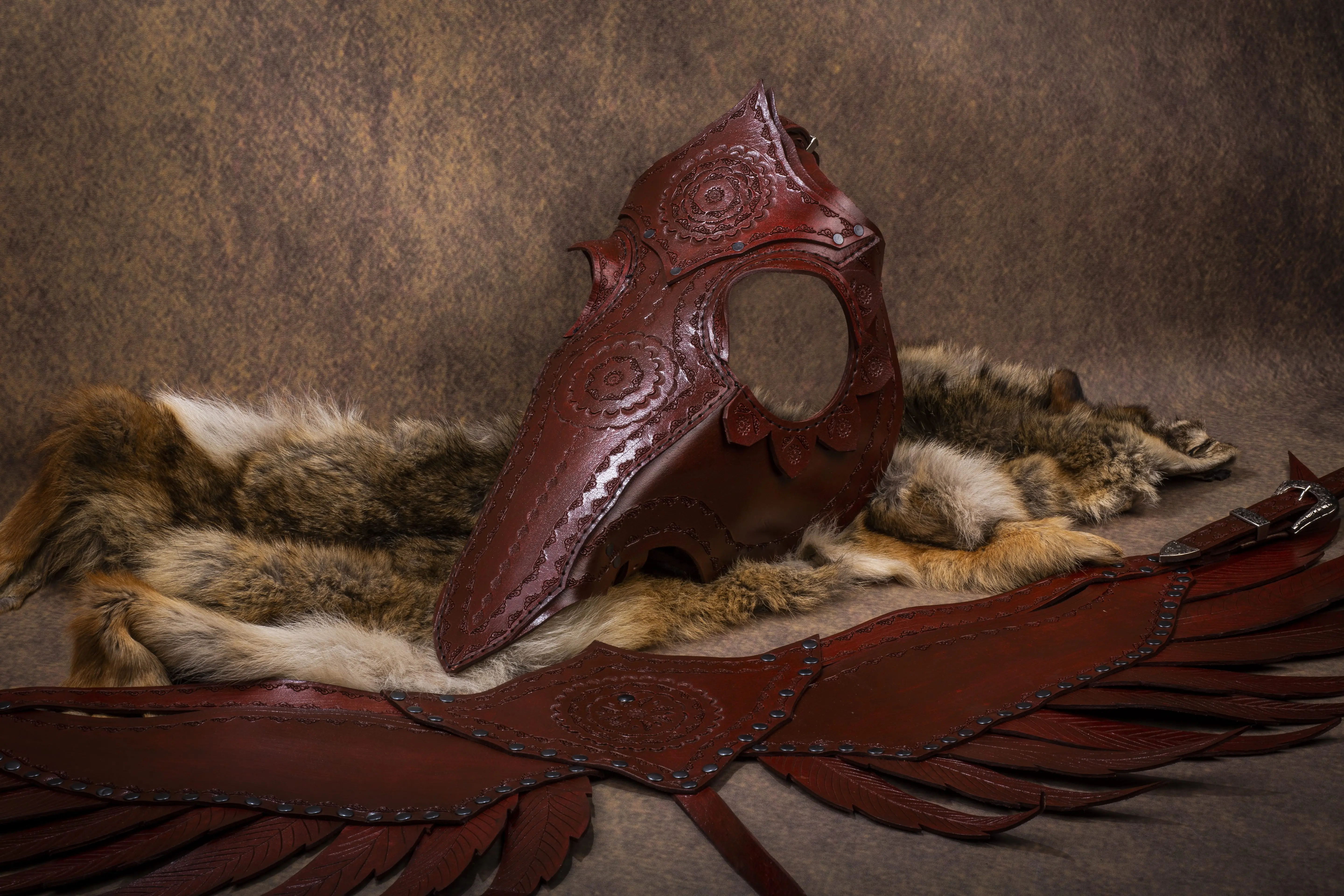 Кожаный костюм с лошадью броня нагрудник уздец головной убор воин лошадь tack |