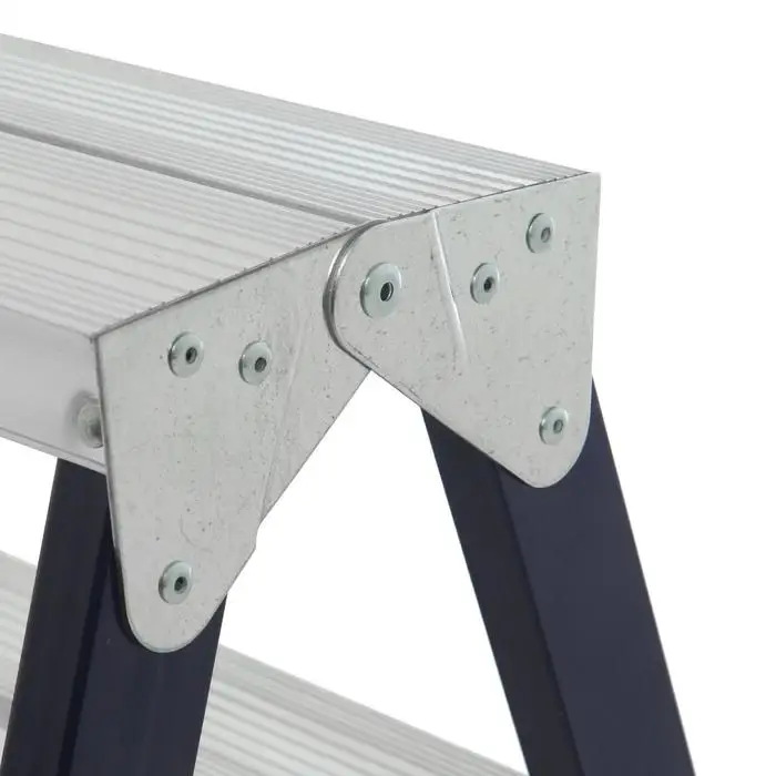 Стремянка 'Алюмет' комбинированная двухсторонняя 3 ступени 650 мм |