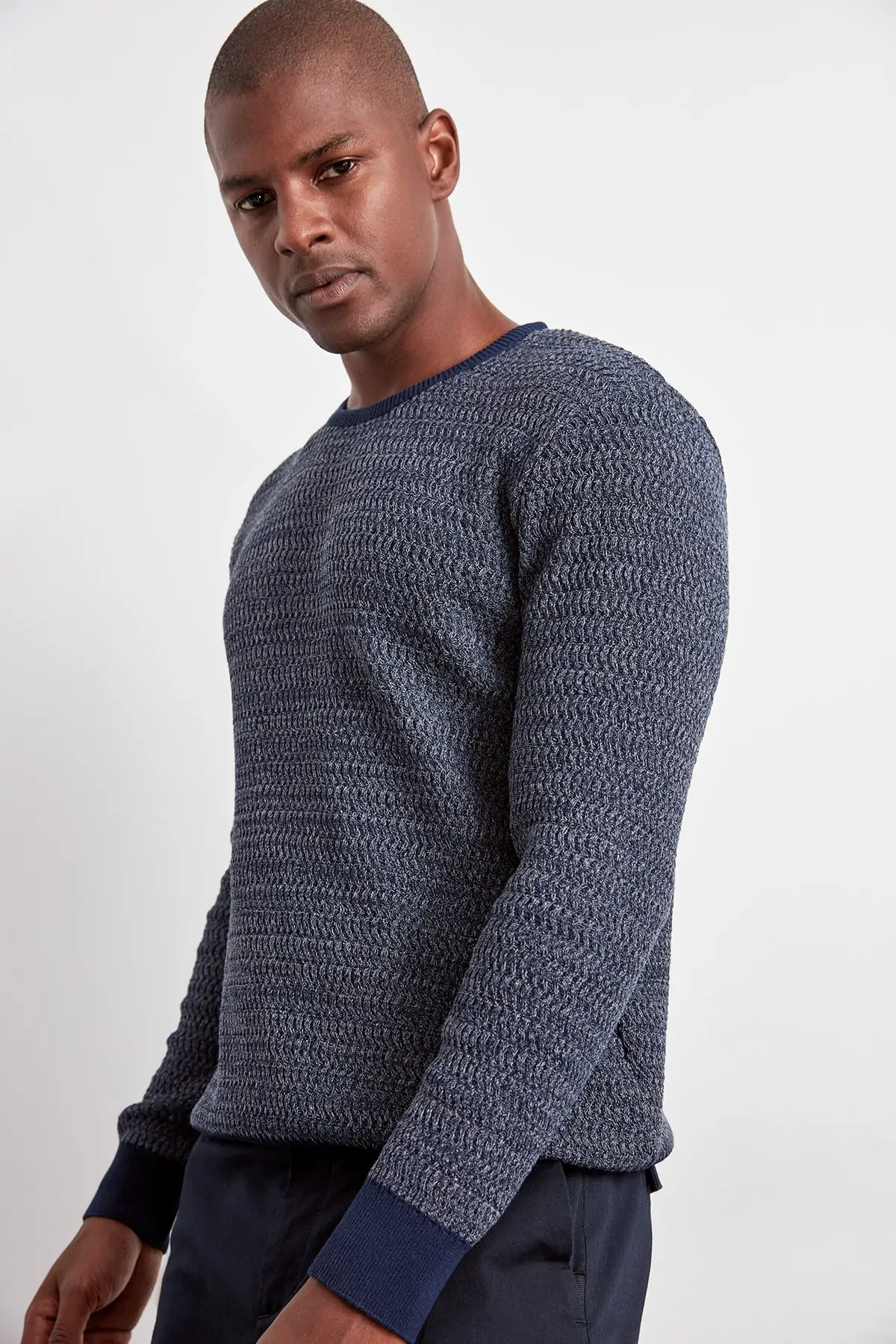 Мужской свитер темно-синего цвета TMNAW20LS0009 |
