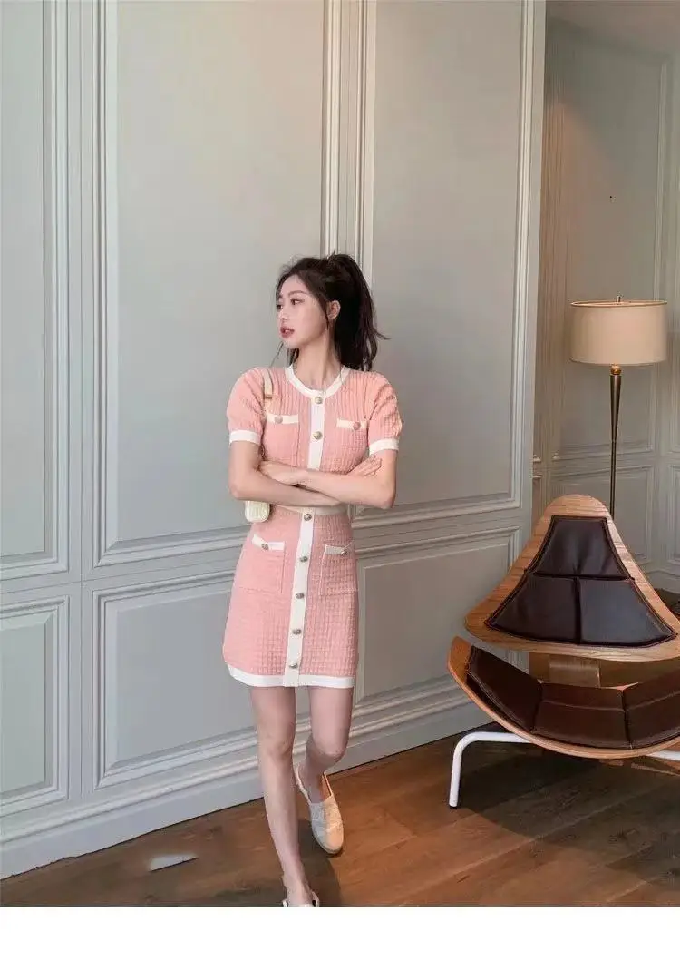 

Retro Round Neck Knit Dress Single Breasted Contrast Color Slim Stretch Knit Bag Hip Knit Dress Female Summer Skirt