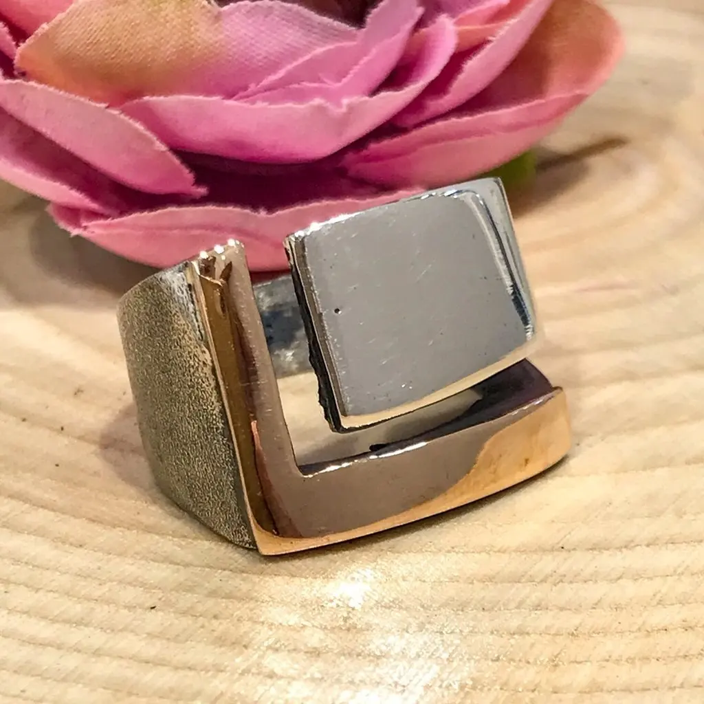 Оригинальное серебряное кольцо ручной работы специального дизайна | Украшения и