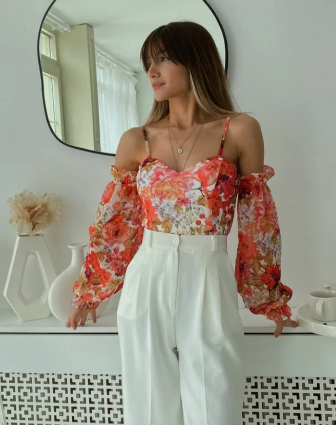 

2021 summer Women's Cup Detailed Flora Patterned Blouse