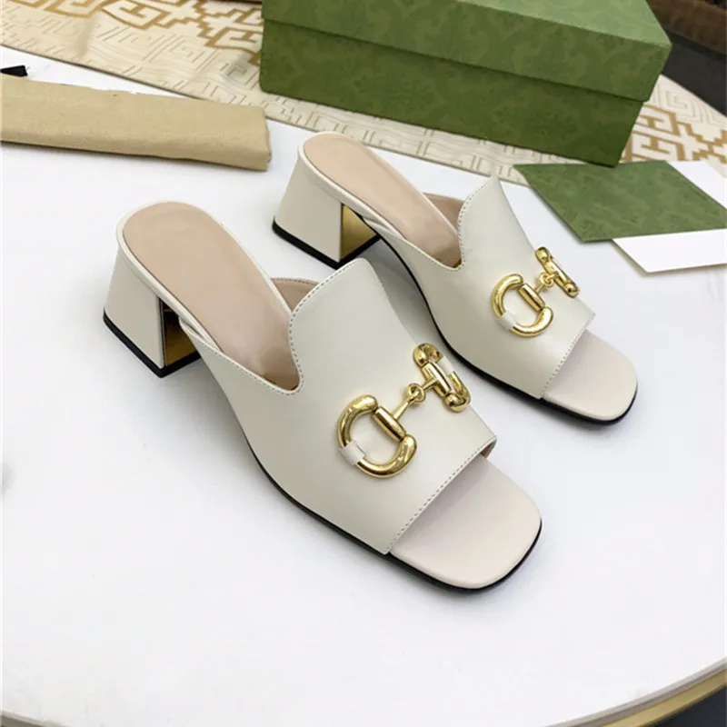 

Early Spring New Horse Clasp Thick Heel Shoes Classic Colors Casual Middle Heel Open Toe High Heel Slippers Luxury Designer