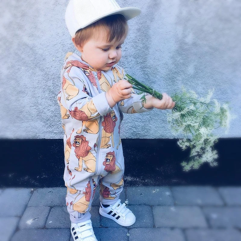 Tinyлюди Лев детская одежда осень хлопок с капюшоном новорожденных мальчиков комбинезон для девочек одежда для малышей комбинезон с длинными рукавами