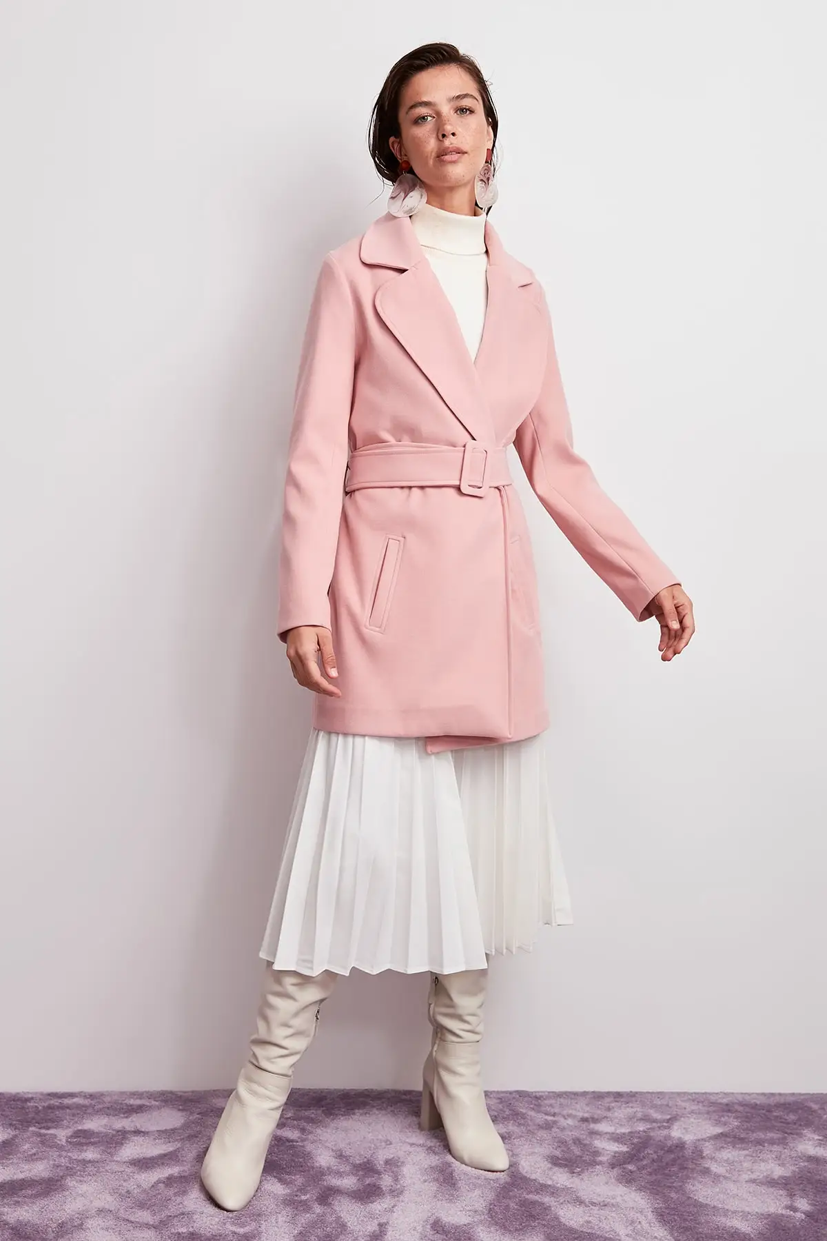 Трендовое розовое пальто с поясом TWOAW20KB0117 | Женская одежда